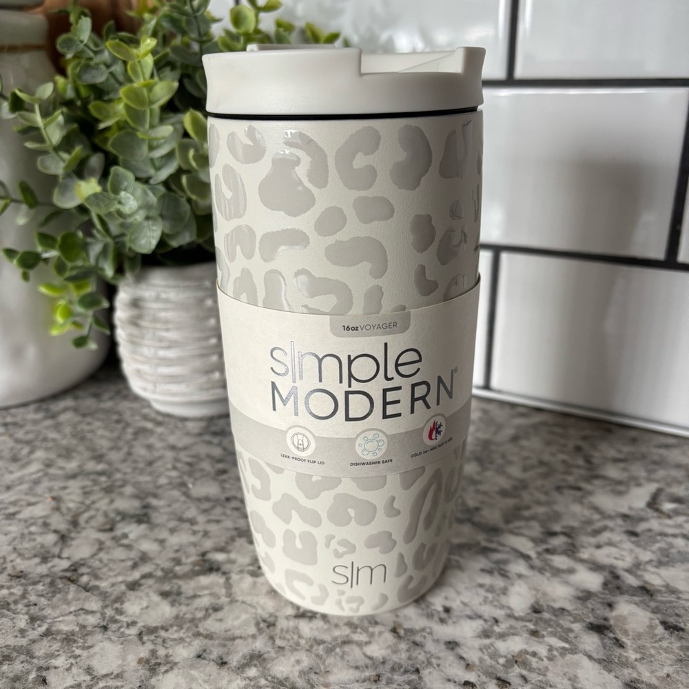 NWT Simple Modern || White Leopard Print Tumbler